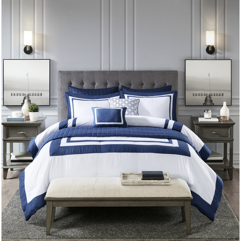Collection de literie très grand / très grand bleu marine - 8 pièces avec courtepointe légère et coussins décoratifs, Marine