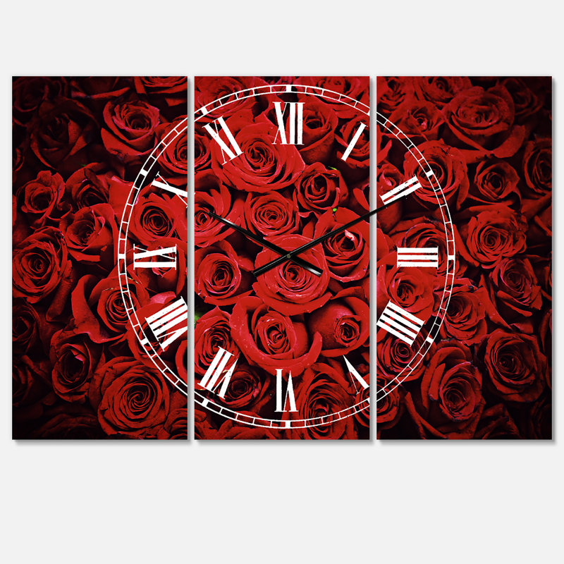 Winter Red Rose - Horloge murale traditionnelle