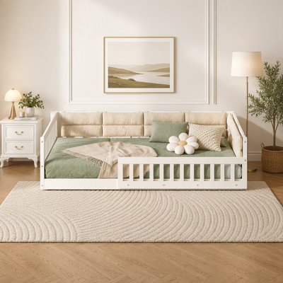 Lit plateforme tapissier en bois pleine grandeur avec garde-corps et coussin
