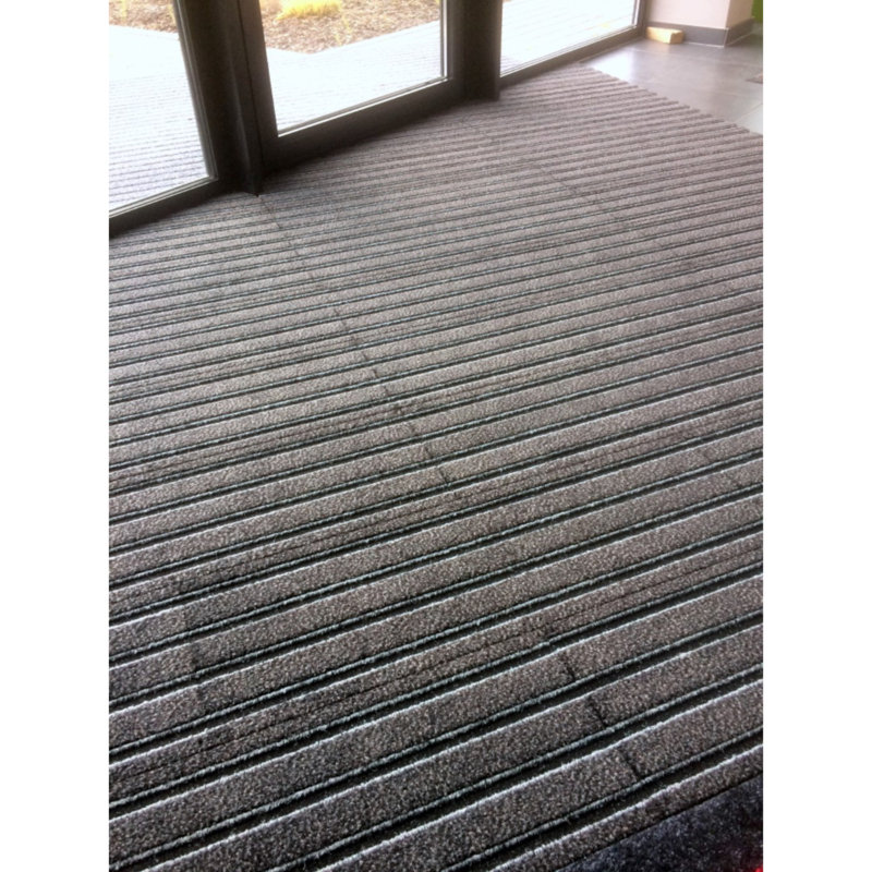 Tuile de tapis découpée 29,5 po x 9,3 po legacy, Gris fumé