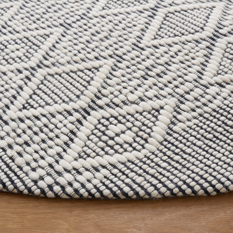Vermont Hand Woven Wool/Cotton Geometric Rug in Black/Ivory, Round 6'