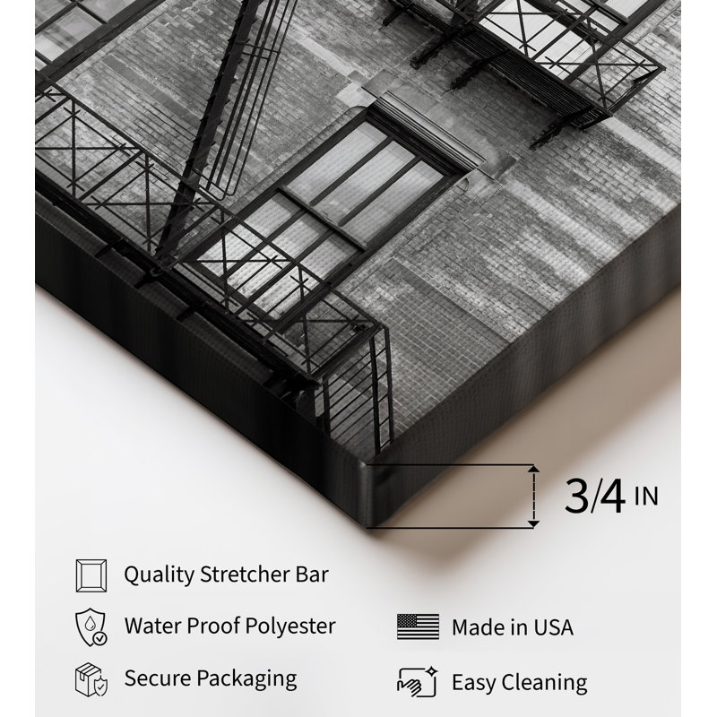 Escalier sur le bâtiment de Manhattan, 24"H x 32"W, Canvas, Unframed