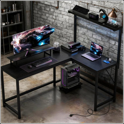 Bureau de jeu en L avec support pour écran, tablette pour unité centrale, prises de courant et lumières à DEL RVB pour une expérience de jeu améliorée