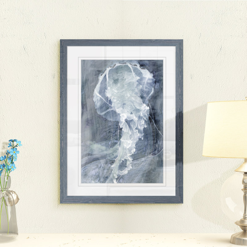 «Indigo Jellyfish I», reproduction d'art encadrée, Papier avec encadré espresso, H 28 po x l 38 po x P 1,3 po