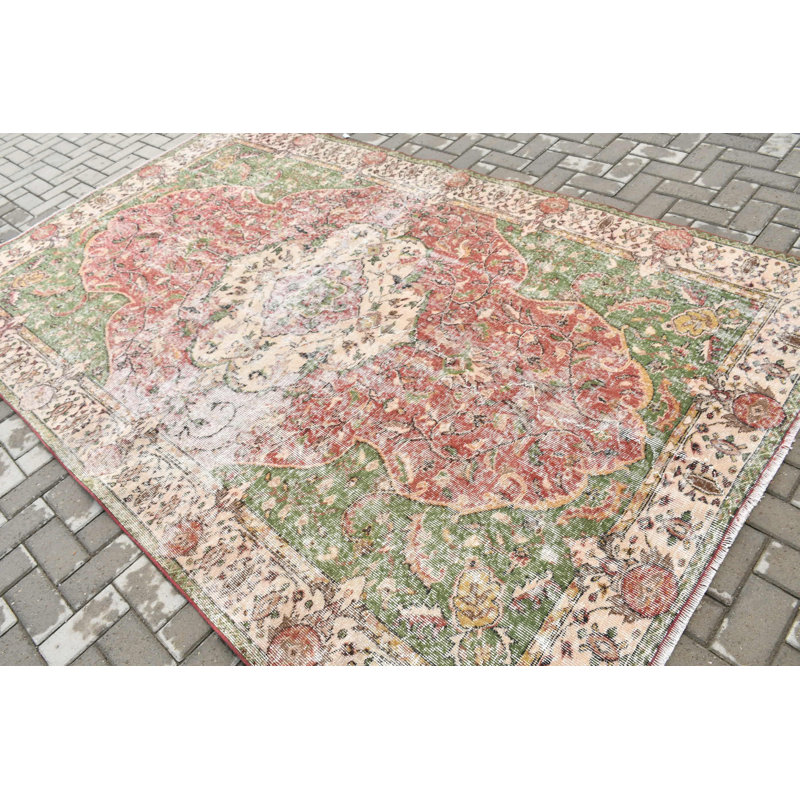 Grand tapis turc rétro idéal pour accentuer votre espace de vie avec ses motifs complexes et ses teintes chaudes