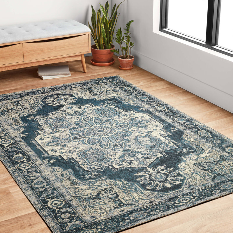Tapis oriental bleu / crème Pinafor, Rectangle 6 pi 7 po x 9 pi 4 po