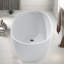 Baignoire profonde et bains tourbillons, surface solide, maison moderne