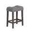 Ensemble de table de bar moderne 4 pièces avec canapé avec prise de courant intégrée derrière le canapé et 3 tabourets rembourrés Structure en métal robuste gris foncé pour le salon, la salle à manger et le bureau personnel