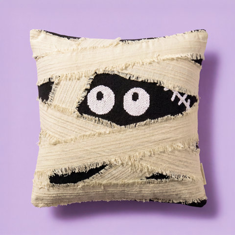 Coussin décoratif d'Halloween à franges représentant un visage de momie