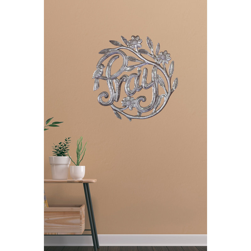 Pray Wreath, art en métal