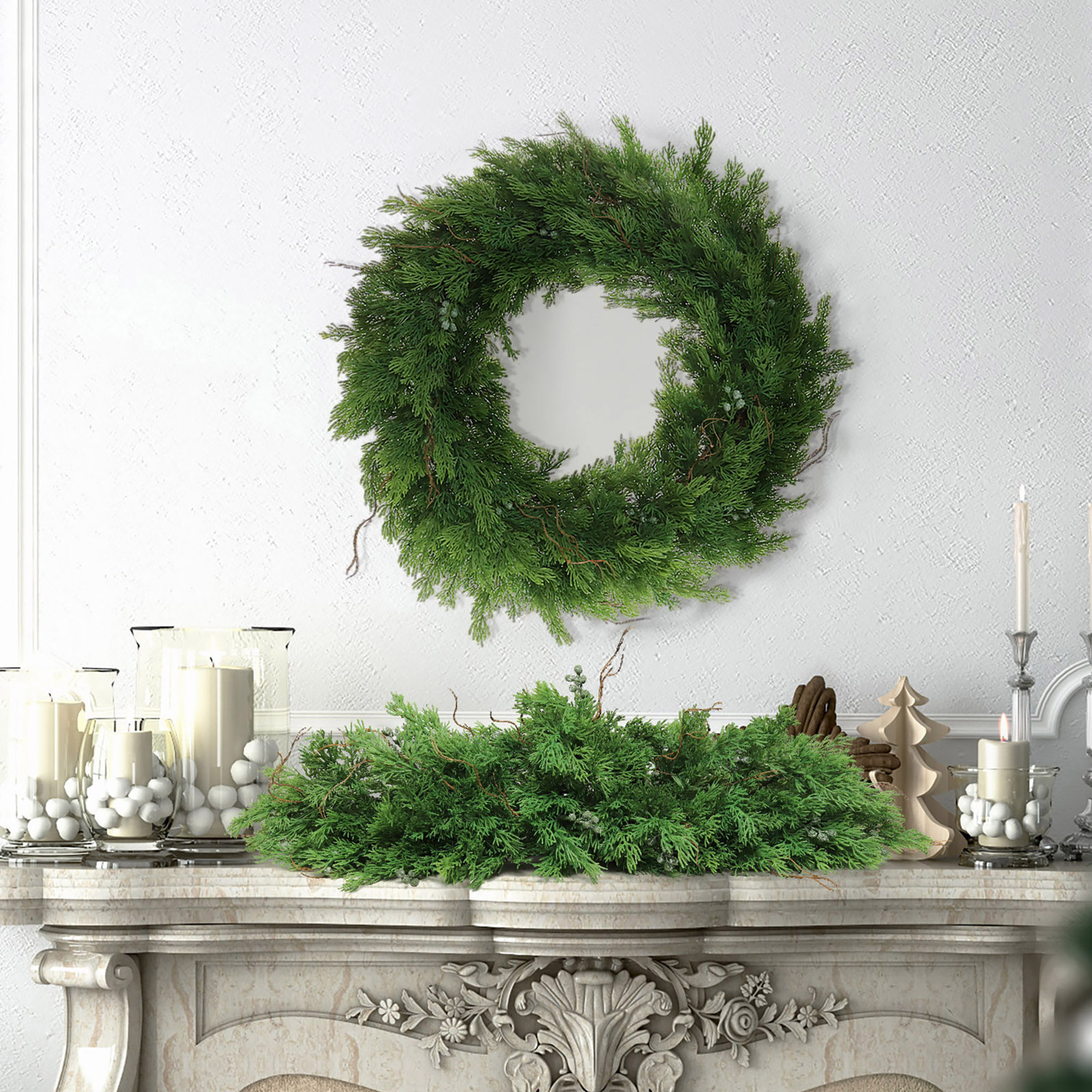22" Juniper Wreath