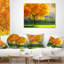 Magnifique coussin d'automne en forêt-619520675-619520703