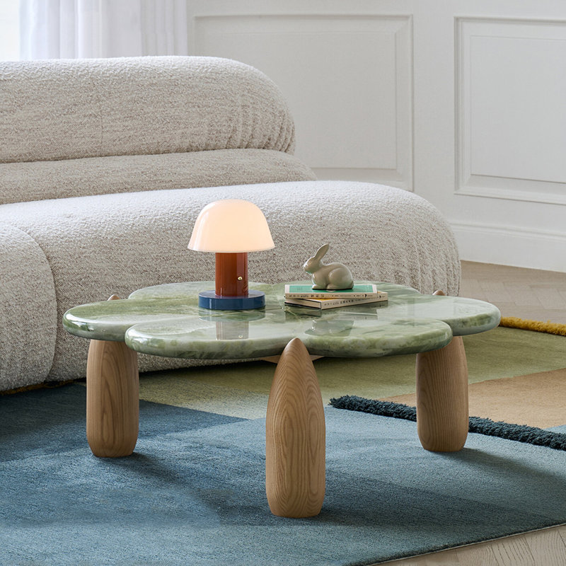 Table basse moderne et minimaliste en marbre