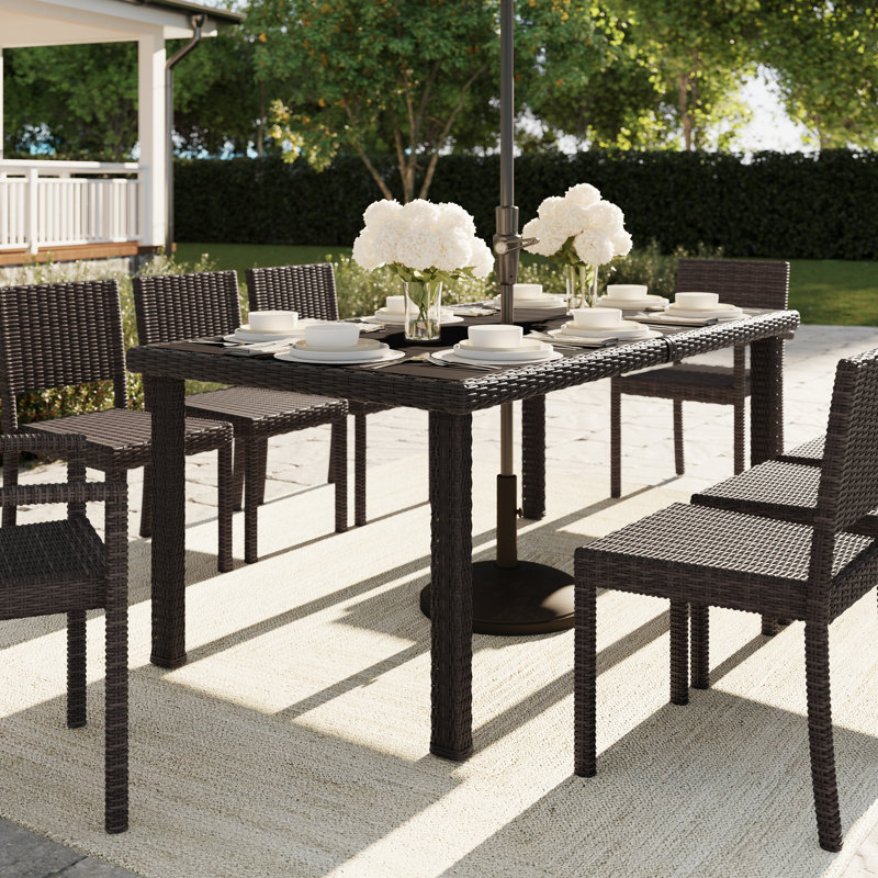 Table de patio d'extérieur en rotin avec plateau en bois d'ingénierie 71 po Martha Stewart Bedford, Brun