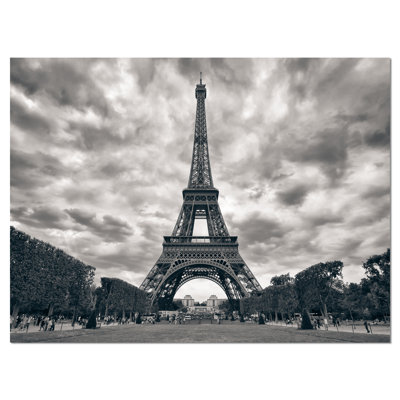 Photographie sur toile tendue - Tour Eiffel sous un ciel dramatique