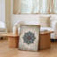 Toile d'un motif floral rétro richement texturé avec un mandala central, art mural avec des détails complexes-523751317