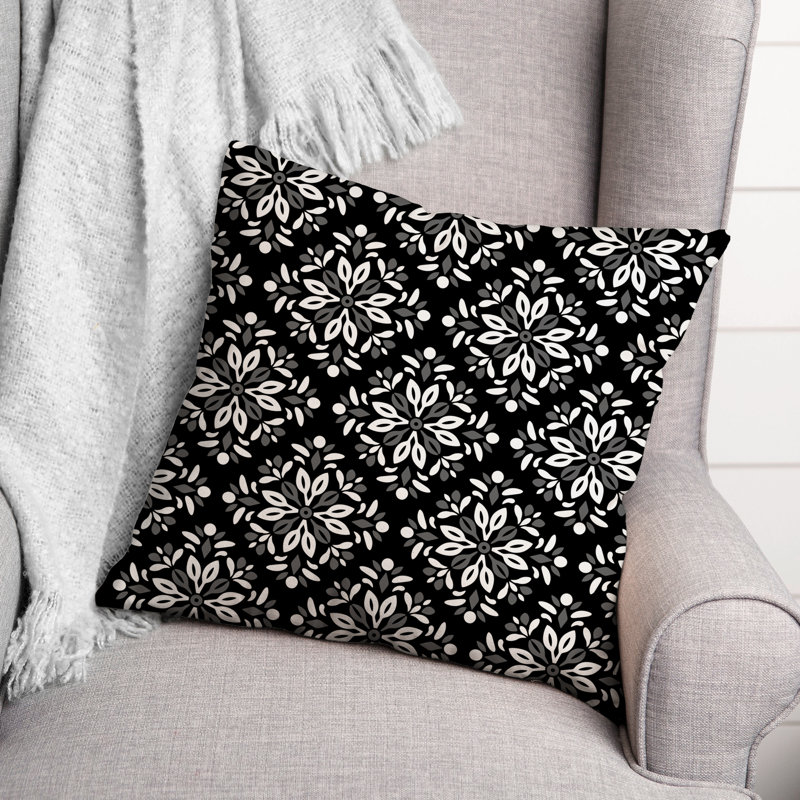 Medallion Outdoor Reversible Throw Pillow, H 18 po x l 18 po, Noir
