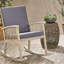 Profitez du siège et des accoudoirs avec coussins de chaise berçante en bois gris