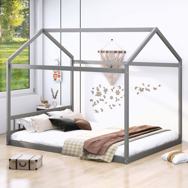 Grand lit maison en bois naturel avec décoration de tête de lit sur mesure, finition grise, Gris