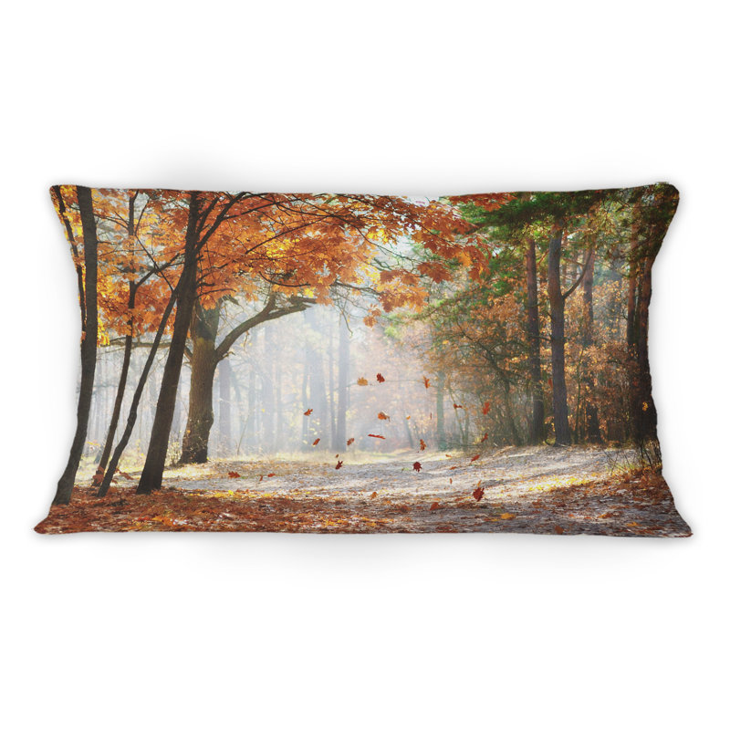 Arbres rouges d'automne dans l'après-midi - Coussin décoratif imprimé traditionnel