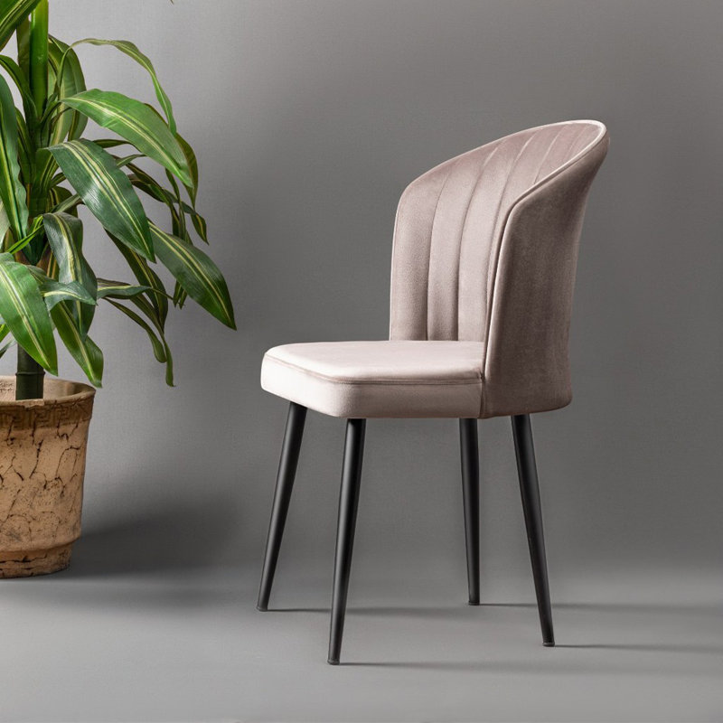 Ensemble de chaises élégantes (4 pièces), cappuccino et noir, 20,5 po x 33,5 po x 16,5 po | 100% panneau de fibres à densité moyenne avec tissu 100% polyester, pieds en métal | Design moderne pour les espaces de salle à manger et de vie, confort et élégance combinés
