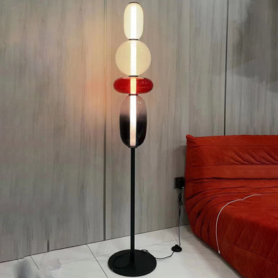 Noir / rouge + fer blanc + lampes sur pied en verre