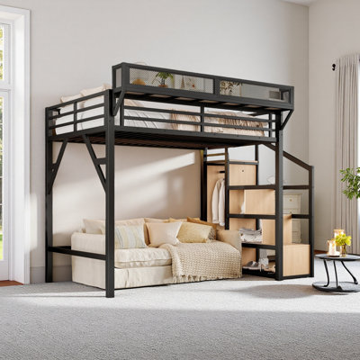 Lit mezzanine avec escalier de rangement, tablettes et garde-robe intégrée