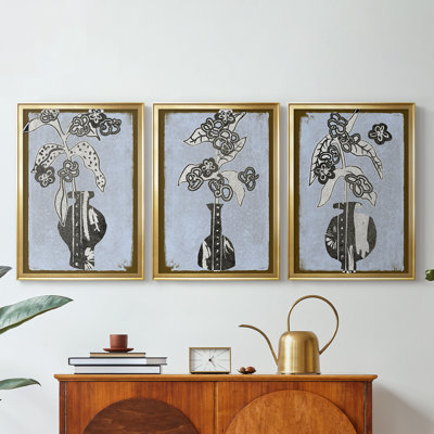 Fleurs graphiques dans un vase II - Toile tendue avec châssis sur mesure - 3 pièces