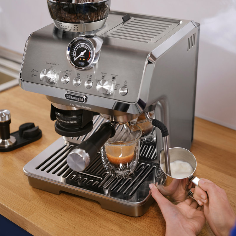 De'Longhi La Specialista Arte Evo 15-Bar Espresso Machine with Cold Brew and Built-In Grinder