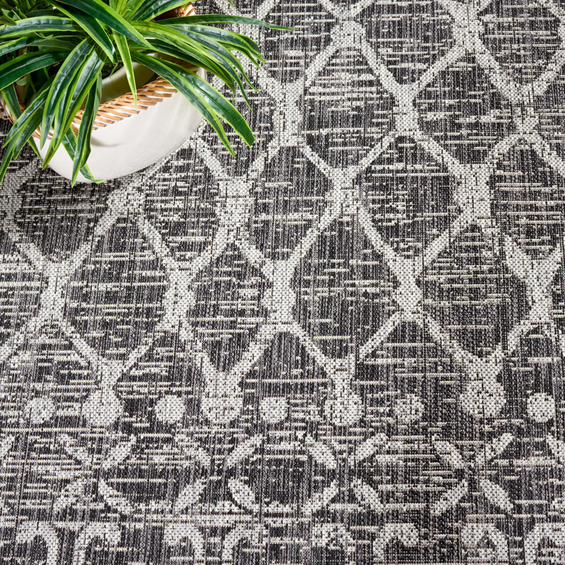 Gzifa Performance Geometric Indoor/Outdoor Area Rug, Rectangle 6'7" x 9'6"