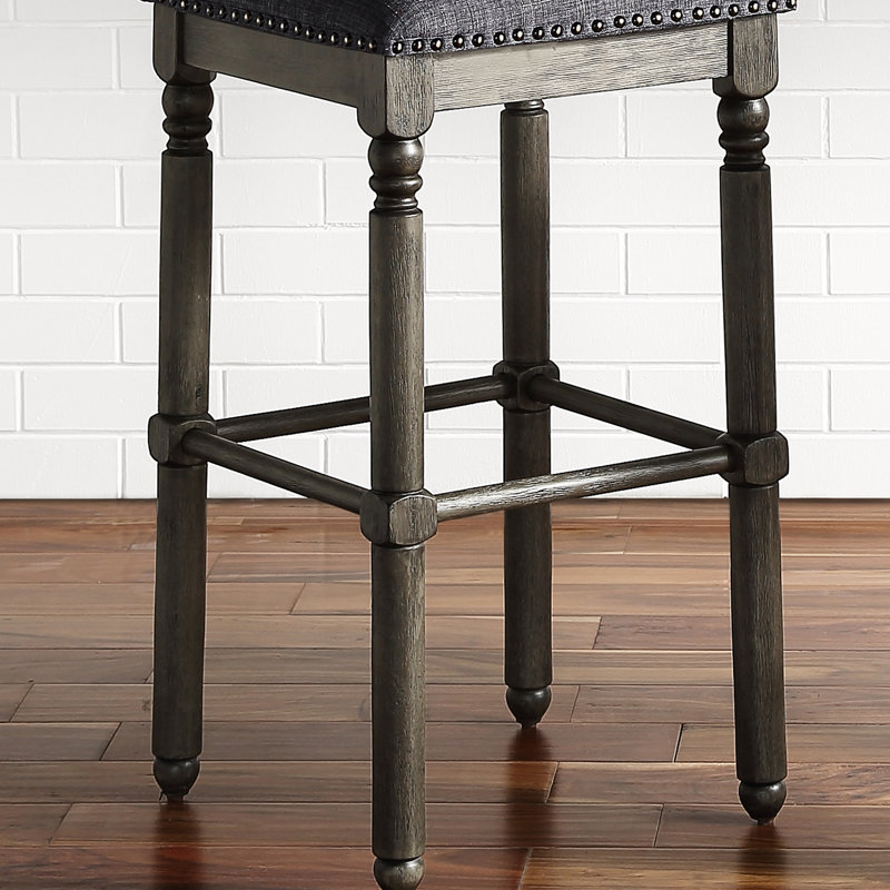 2 tabourets de bar gris en bois - construction rustique chic et solide, l 15 po x P 16 po x H 29,67 po, 2 sièges de style chic rembourrés pour la maison, siège confortable, structure, revêtement en tissu gris, garniture bronze