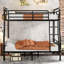 Lit superposé double au-dessus de grand lit double, confortable et sécuritaire, en métal, lit superposé noir, capacité de lit inférieur de 600 lb,