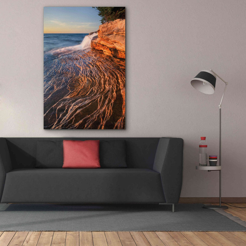 «Pictured Rocks Michigan I» par Alan Majchrowicz, estampe numérique sur toile, H 60 po x l 40 po x P 1,5 po