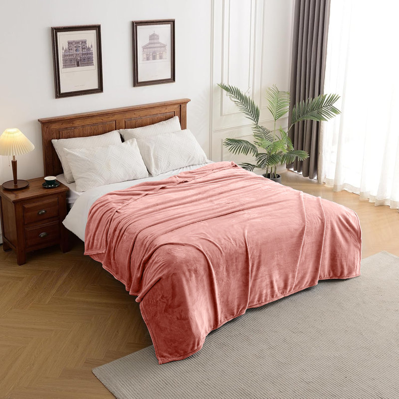 Plush Mink Fleece Blanket – Ultra-Soft, Lightweight Throw For All Seasons, Pink, 200cm x 240cm