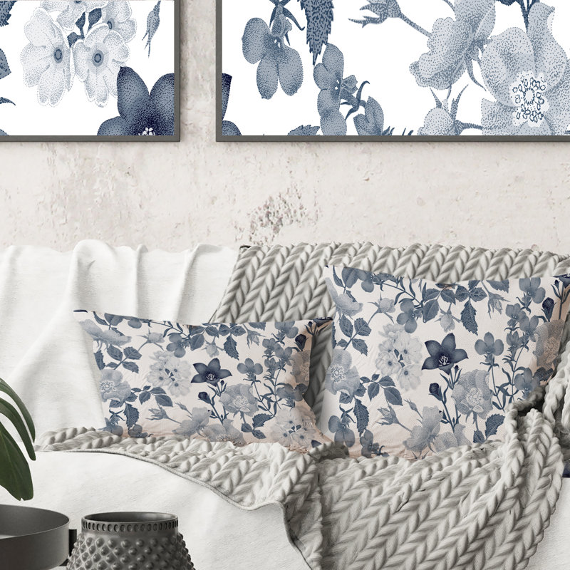 Coussin décoratif à motif de roses blanches avec nuances de gris III
