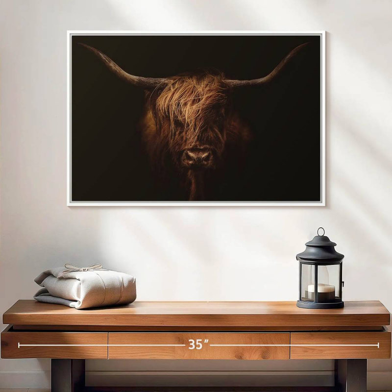 Belle vache Highland, 25 po x 17 po, Cadre flottant blanc