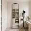 Miroir pleine grandeur en verre-780885372-780885373
