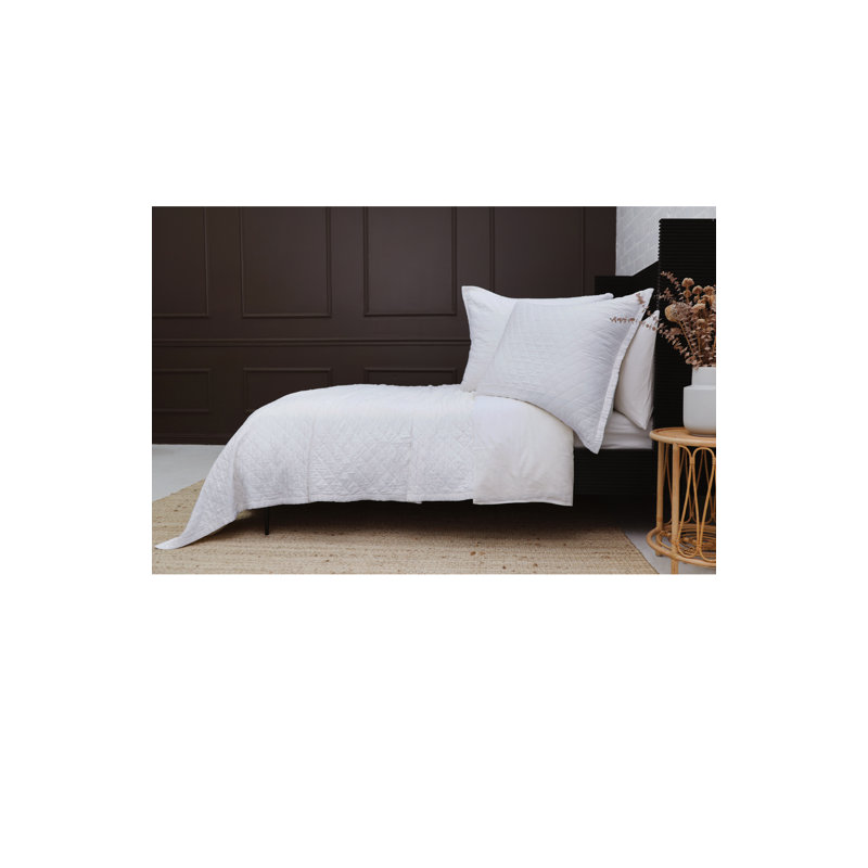 Monaco Coverlet, Queen Coverlet/Bedspread, White