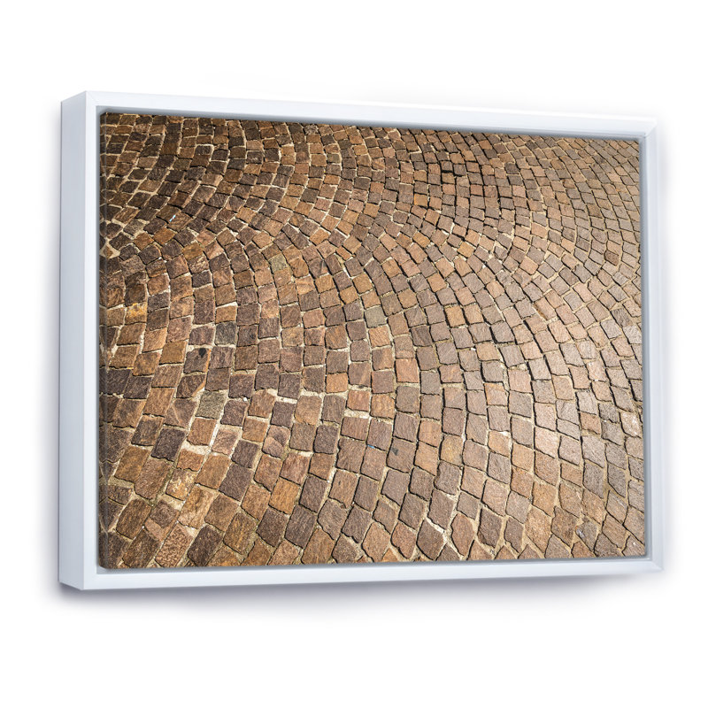 «Old City Stone Cobble Paving», reproduction sur toile flottante, Cadre blanc, H 16 po x l 32 po x P 1 po