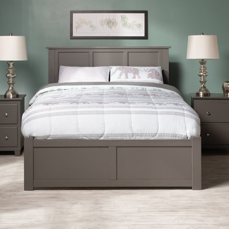 Grand lit plateforme en bois massif Amison, Gris
