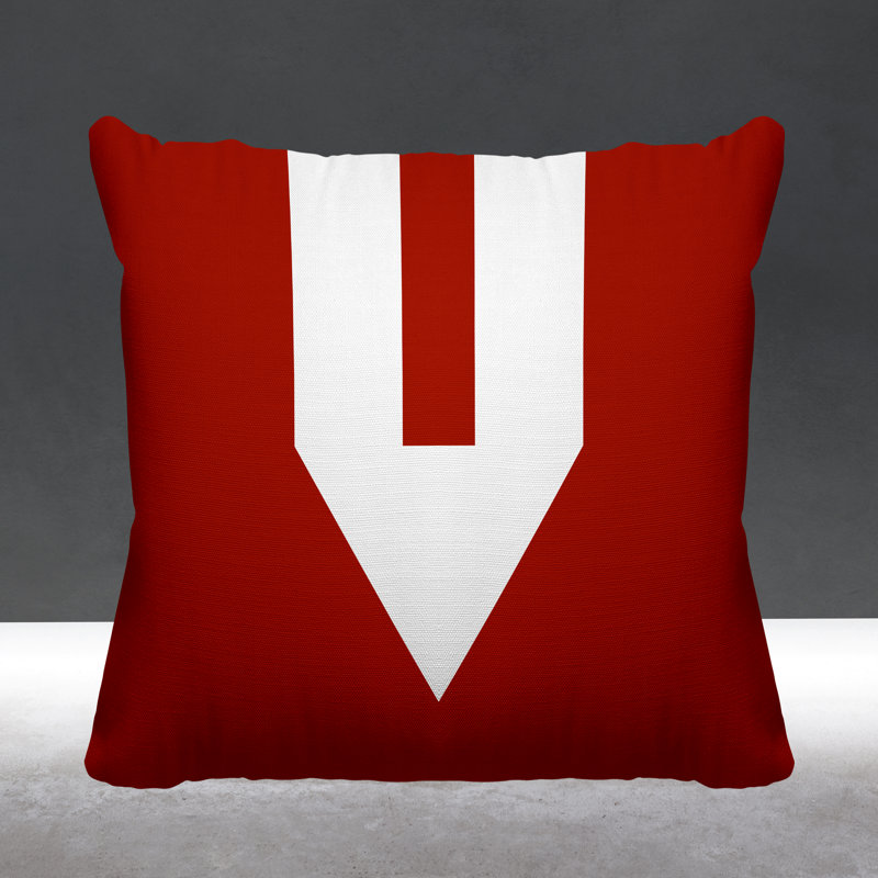 Coussin décoratif intérieur / extérieur en forme de V Sherman, L 17 po x H 17 po, Rouge