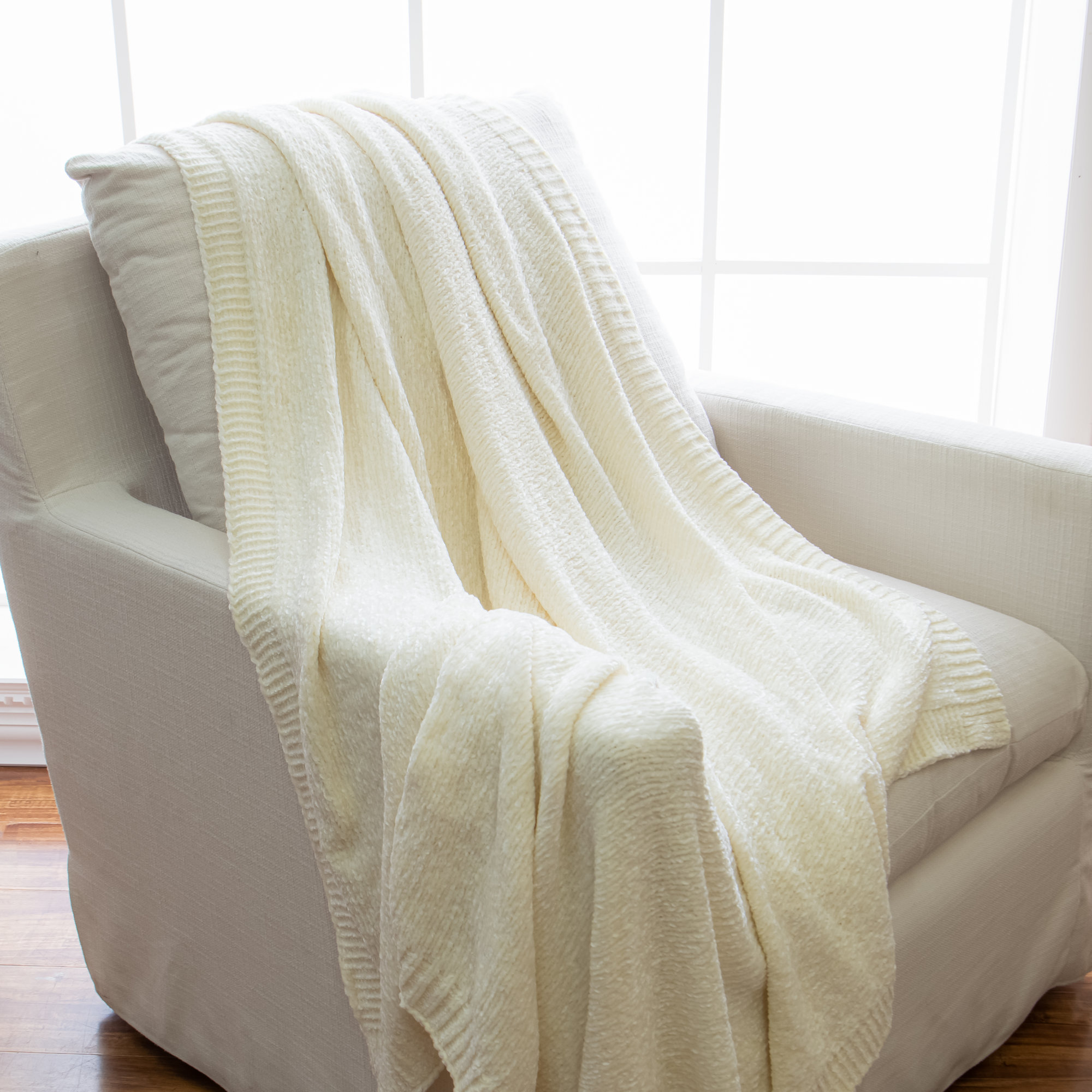 Caspian Knitted Blanket, White