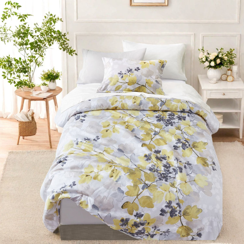 Soft Polyester Bedding Sets Yellow Leaf Print For Modern Bedroom