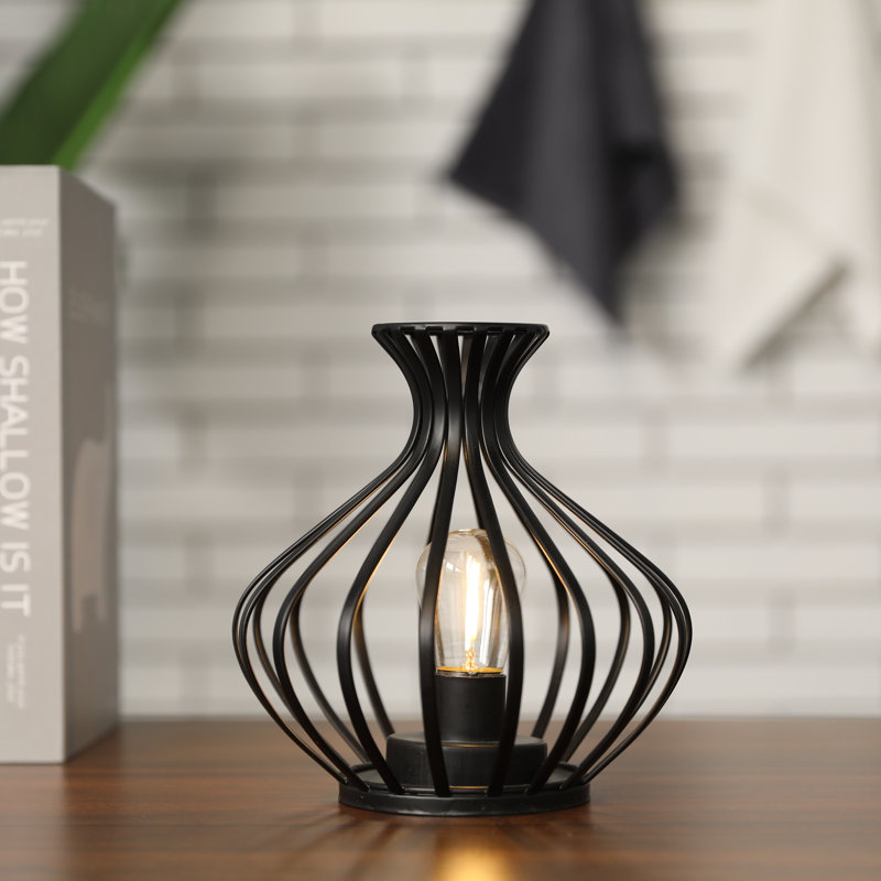 Lampe de table noire 7,5 po Arzaan
