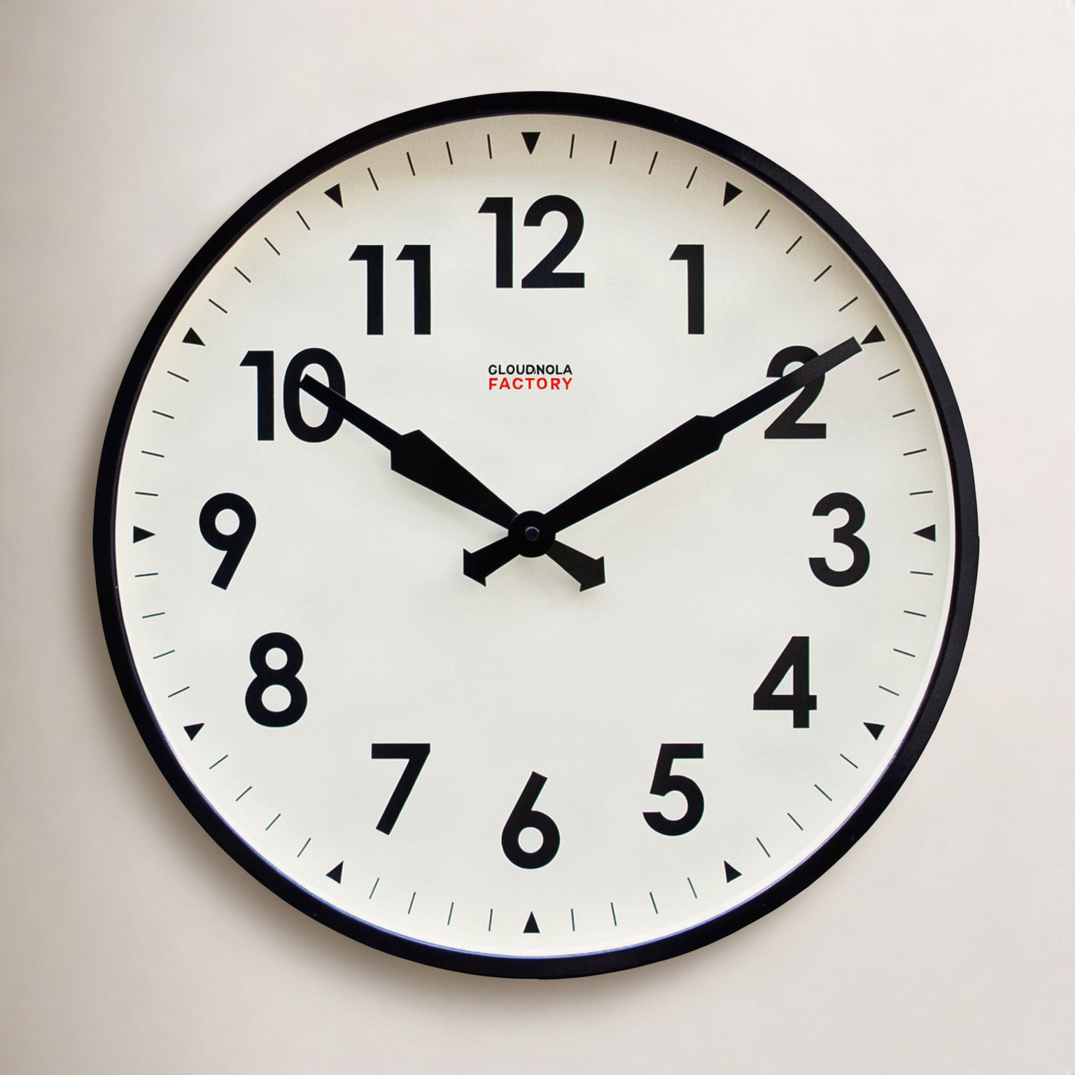 18" Indoor Metal Wall Clock, Black
