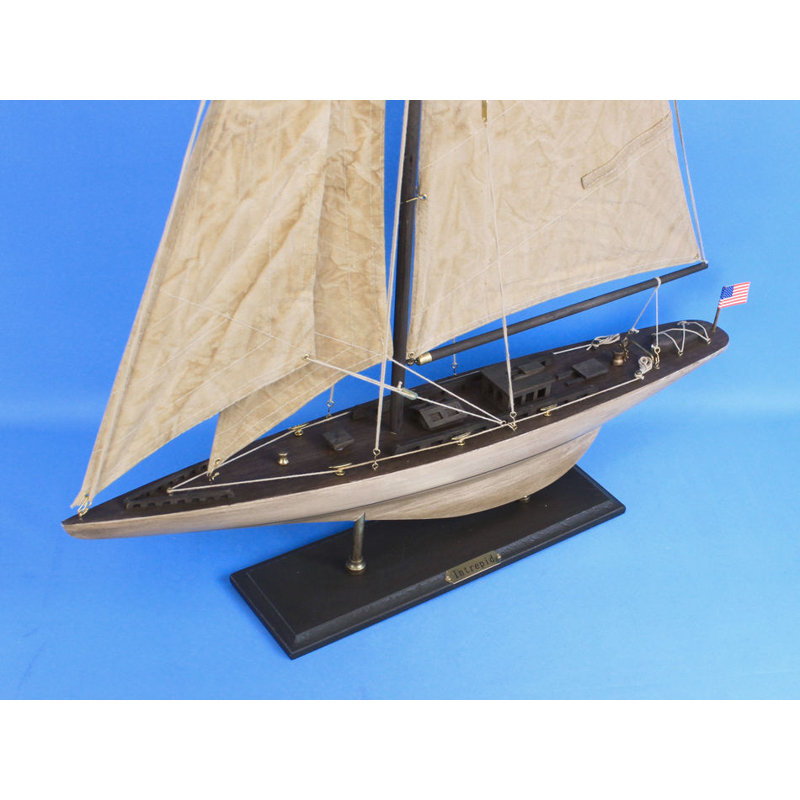 Voilier miniature en bois 35 po Laidley