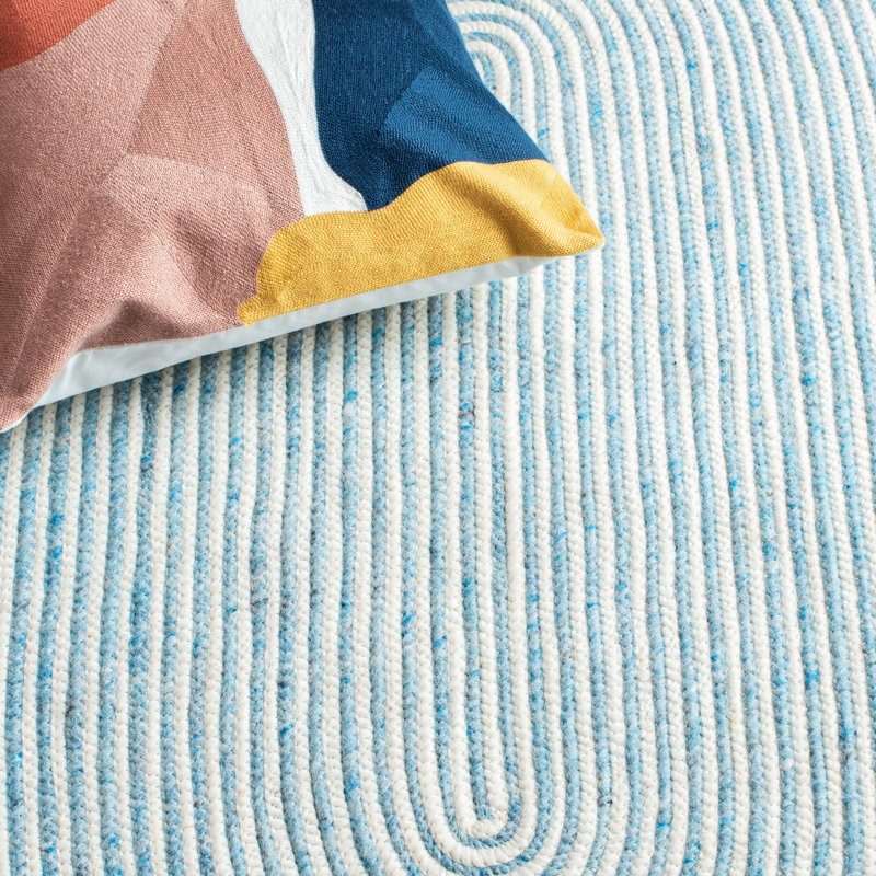 Mccabe Hand Woven Wool/Cotton Rug in Blue/Ivory, Oval 6' x 9'