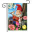 Nain de jardin fleuri