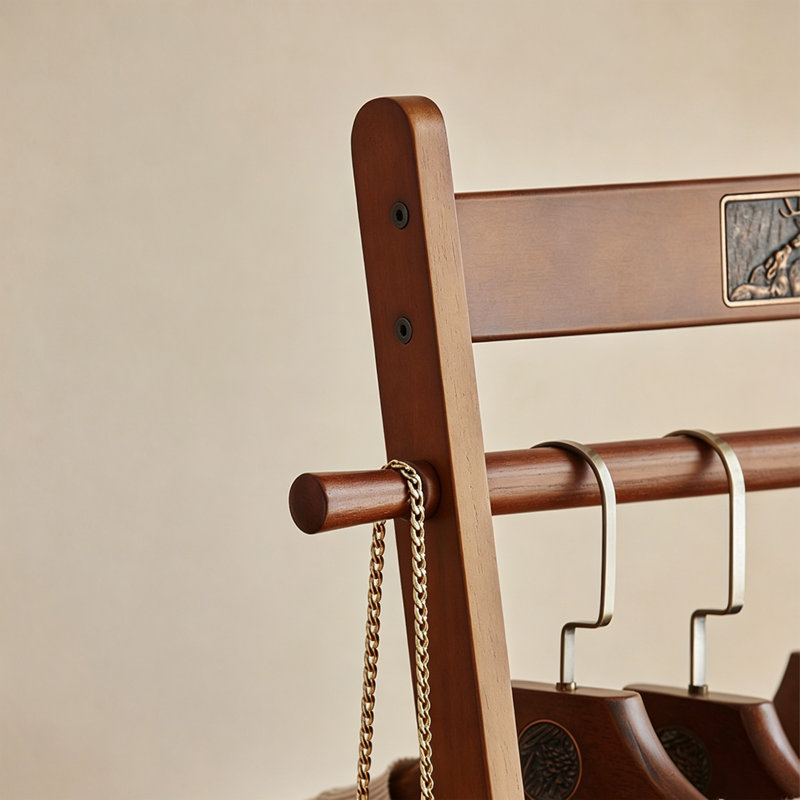 Organisateur de portemanteaux en bois