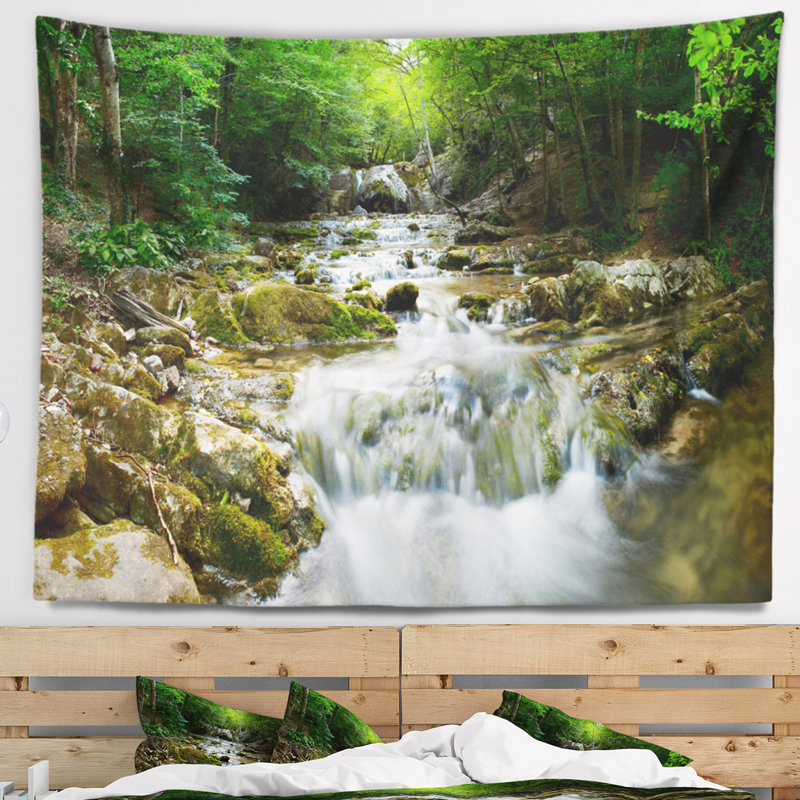 Tapisserie cascade de source naturelle, H 50 po x l 60 po